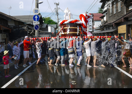 Shimizu Fête de l'eau à Misato La préfecture d'Akita au Japon durant l'été Banque D'Images