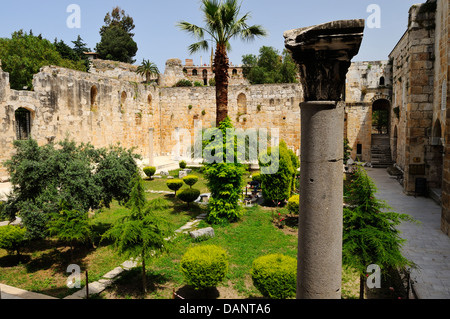 Cour de mosquée Isabey (14e siècle) à Selçuk, Côte égéenne, Turquie Banque D'Images