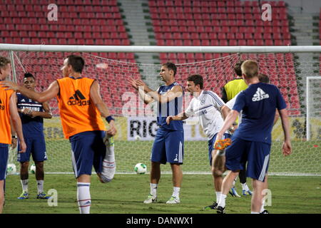 Bangkok, Thaïlande. 16 juillet, 2013. Les joueurs de football de Chelsea pendant une session de formation au stade Rajamangala. L'équipe de football de première division anglaise de Chelsea, qui ont un match amical avec le Thai All-Star XI le 17 juillet à la stade Rajamangala, est arrivé à Bangkok en 12 juillet, ont pris part à une séance de formation et conférence de presse. Un Sahakorn Crédit : Piti/Alamy Live News Banque D'Images