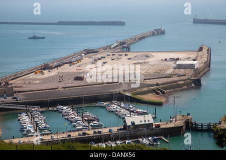 Dover Harbour et Port de Plaisance dans le Kent - UK Banque D'Images