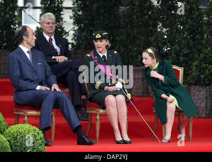 Le Prince Lorenz, La Princesse Astrid et la Princesse Laetitia Maria de Belgique assistant à la souiller militaire à Bruxelles pendant les célébrations de la fête nationale en Belgique, 21 juillet 2011. Photo : propos Albert Nieboer Banque D'Images