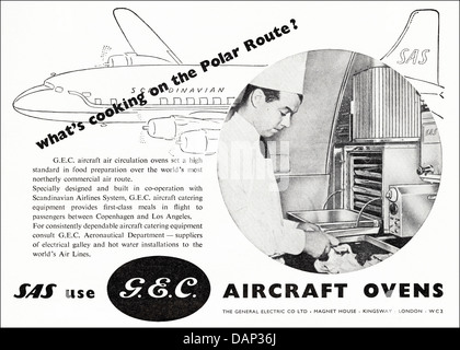 Publicité pour aéronefs G.E.C. fours par la General Electric Co Ltd London England UK fournisseurs à l'industrie de l'aéronautique annonce dans le magazine Commerce vers 1955 Banque D'Images