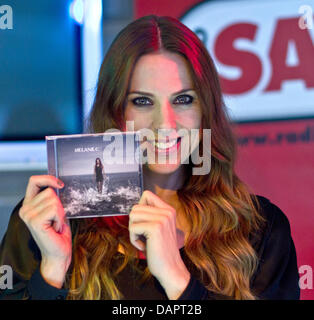 Le chanteur britannique Melanie Jayne Chisholm présente son nouvel album 'La Mer' au cours d'une visite à la radio vu studios à Magdeburg, Allemagne, 30 août 2011. L'album de l'ex-Spice Girl el 'C' sera dans les magasins 02 septembre 2011. Photo : Jens Wolf Banque D'Images