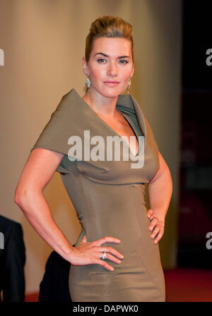 1 Septembre, 2011 - Venise, Italie, Californie - actrice Kate Winslet arrive à la première de ''Carnage'' à la 68e Festival International du Film de Venise, la Mostra Internazionale d'Arte Cinematografica di Venezia, la Biennenale au Palazzo del Cinema à Venise, en Italie, le 1 septembre 2011.(Crédit : &copier ; Globe-ZUMA Banque D'Images