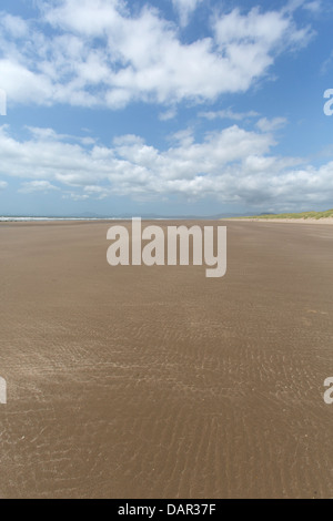 Ville de Harlech, Pays de Galles. Vue paisible pittoresque de la section nord de Harlech Beach. Banque D'Images