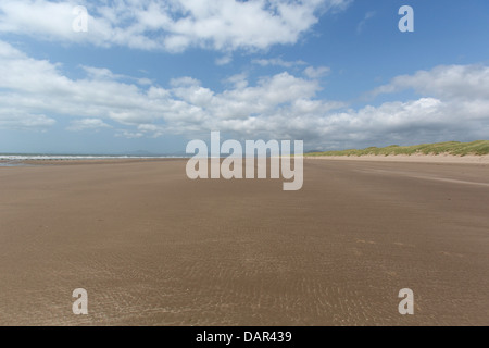 Ville de Harlech, Pays de Galles. Vue paisible pittoresque de la section nord de Harlech Beach. Banque D'Images