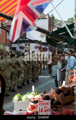 Le Princess of Wales's Royal Regt 3bn mars à Godalming Banque D'Images