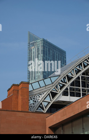 En Angleterre, Manchester, vue en direction de G-Mex et Beetham Tower Banque D'Images