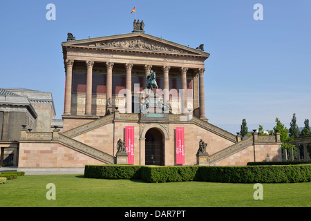 Berlin. L'Allemagne. L'extérieur de l'Alte Nationalgalerie, ancienne Galerie Nationale, conçu par Friedrich August Stüler et Carl Busse, achevé en 1872. Banque D'Images