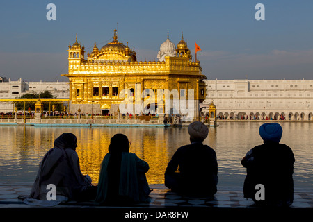 L'Inde, Punjab, Temple d'or d'Amritsar, lumière du soir d'or Banque D'Images