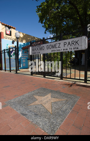 WALK OF STARS DOMINO MAXIMO GOMEZ PARK 8E RUE LITTLE HAVANA MIAMI FLORIDA USA Banque D'Images