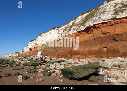 Les falaises et la plage de Hunstanton, Norfolk, Angleterre, Royaume-Uni Banque D'Images