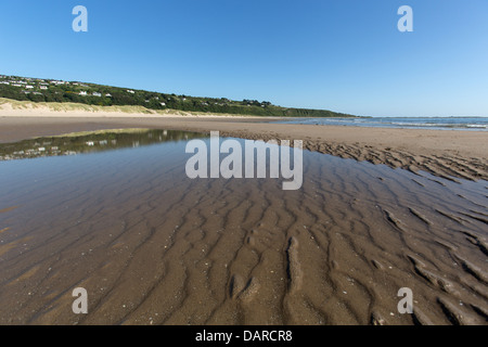 Ville de Harlech, Pays de Galles. Vue pittoresque de la section sud de Harlech Beach. Banque D'Images