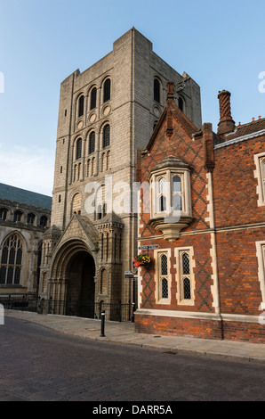 L'abbaye normande porte de l'abbaye de Bury St Edmunds Banque D'Images