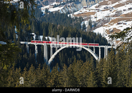 L'Europe, Suisse, Grisons, Arosa Mountain Resort, chemin de fer à voie étroite, Langwieser Viaduct Banque D'Images