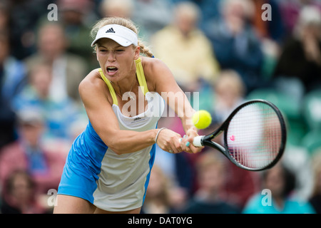 Caroline Wozniacki du Danemark en action jouer en revers à deux mains tourné au cours de match de simple Banque D'Images