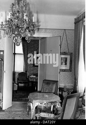 gastronomie, hôtels, Hôtel Sacher, Vienne, vue intérieure, chambre avec porte supplémentaire, 1951, droits supplémentaires-Clearences-non disponible Banque D'Images