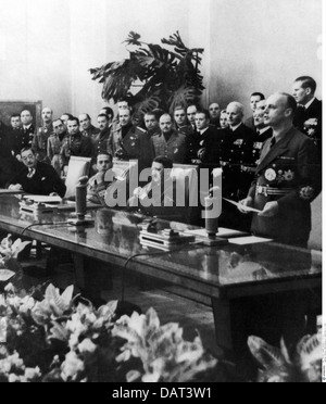 National-socialisme / nazisme, politique, Pacte tripartite (Allemagne, Italie, Japon), ministre allemand des Affaires étrangères Joachim von Ribbentrop prononçant un discours, Chancellerie de Reich, Berlin, 27.9.1940, droits additionnels-Clearences-non disponible Banque D'Images