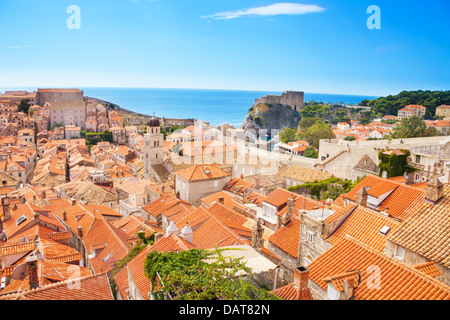 Des murs de la ville de Dubrovnik vers de vieille Banque D'Images