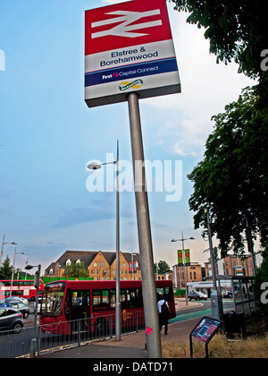 La gare d'Elstree & Borehamwood Elstree Studios proche, Hertfordshire, Angleterre, Royaume-Uni Banque D'Images