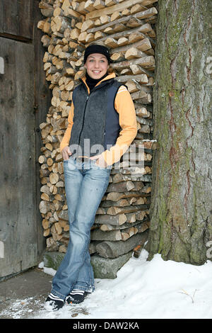 Et double champion du monde de biathlon Magdalena Neuner est représenté à un photocall à l'écart des Championnats du monde de biathlon à Antholz-Anterselva , Italie, le jeudi, 08 février 2007. Photo : Martin Schutt Banque D'Images