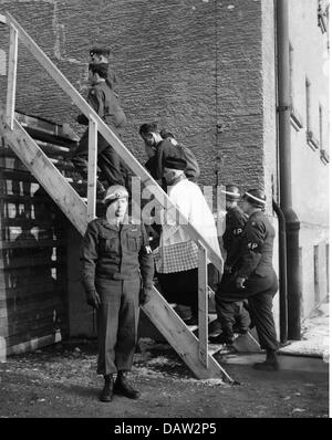 justice, système pénitentiaire, pendaison, exécution d'Anton Schosser pour avoir tué un aviateur américain de fusillade, Landsberg am Lech, 24.1.1946, droits supplémentaires-Clearences-non disponible Banque D'Images