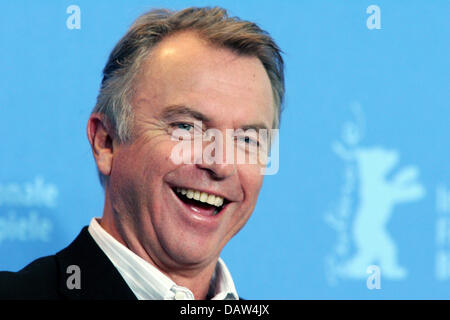 L'acteur britannique Sam Neill sourire à la photo pour le film de clôture 'Angel' à la 57e Berlinale Festival International du Film de Berlin, Allemagne, samedi, 17 février 2007. Photo : Gero Breloer Banque D'Images