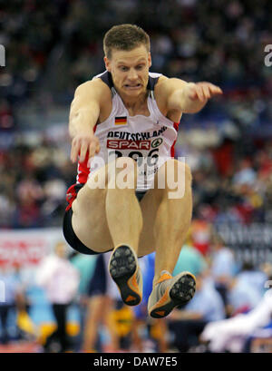 Athlète allemand Nils Winter photo de le saut de l'athlétisme en salle de Birmingham, Royaume-Uni, dimanche, 04 mars 2007. Photo : Arne Dedert Banque D'Images