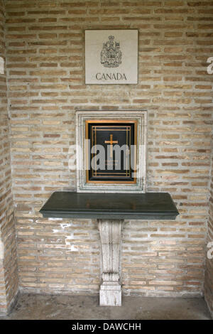 La photo montre le registre du cimetière de guerre canadien de la rivière Moro à Ortona, en Italie, le samedi, 24 mars 2007. La bataille d'Ortona, sur l 'allemand Gustav' ligne de défense en octobre 1943 a été l'une des plus importantes batailles de l'armée canadienne ont participé à la DEUXIÈME GUERRE MONDIALE. Photo : Lars Halbauer Banque D'Images