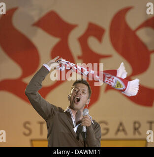 Michi Beck de Hip Hop band allemand 'Die Fantastischen Vier' effectue au titre du VfB Stuttgart célébrations dans Stuttgart, Allemagne, 19 mai 2007. photo : Marijan Murat Banque D'Images