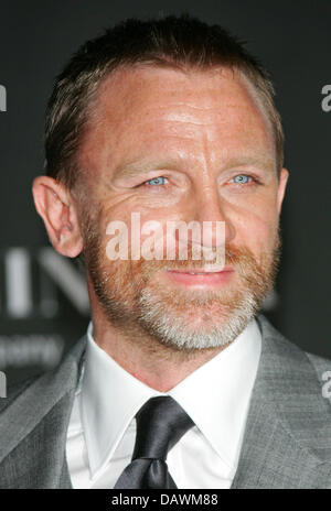 L'acteur britannique Daniel Craig sourires pour les caméras comme il arrive pour le 40e anniversaire du film nous entreprise "New Line Cinema" à Cannes, France, 22 mai 2007. Photo : Hubert Boesl Banque D'Images