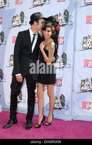 La chanteuse britannique Amy Winehouse est photographié avec son fiancé Blake Fielder au MTV Movie Awards 2007 à l'Amphithéâtre Gibson, Universal City, Los Angeles, USA, 03 juin 2007. Photo : Hubert Boesl Banque D'Images