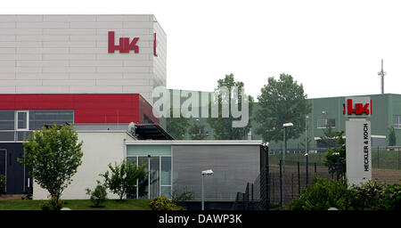 La photo montre le logo de la société et l'usine du producteur d'armes allemand 'Heckler & Koch GmbH' dans Oberndorf am Neckar, Allemagne, 2 juin 2007. Les employés de l'entreprise 700 et réalise un chiffre d'affaires de 110 millions d'euros par an. Photo : Patrick Seeger Banque D'Images