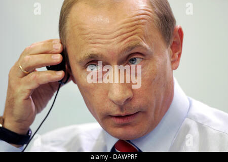 Le président russe Vladimir Purtin en photo lors de la conférence de presse de clôture du Sommet du G8 à Heiligendamm, Allemagne, 08 juin 2007. Photo : Bernd Thissen Banque D'Images