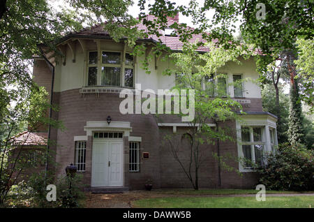 Une annexe du Palais Parkschloss photographié à Berlin, Allemagne, 13 juin 2007. Selon un rapport du quotidien allemand "Berliner Morgenpost" Hollywood Celebrity Tom Cruise a acheté le manoir à base d'hélicoptères et embarcadère. Photo : Rainer Jensen Banque D'Images