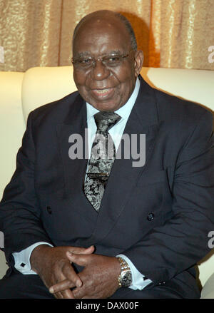 Le premier ministre de la République démocratique du Congo (RDC), Antoine Gizenga, est représentée dans la capitale Kinshasa, RDC, samedi, 05 mai 2007. Photo : Rainer Jensen Banque D'Images