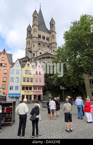 Église Saint Martin brut, Martinsviertel Altstadt Vieille Ville historique de Cologne, Allemagne Banque D'Images