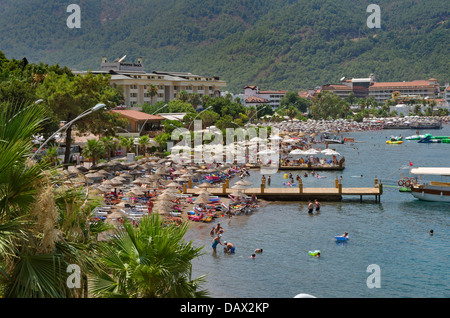 Plage à Icmeler Marmaris, Bay, province de Mugla, Turquie. Banque D'Images