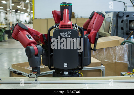 Baxter, le robot fait par repenser la robotique à l'usine de moulage plastique Groupe Rodon. Banque D'Images