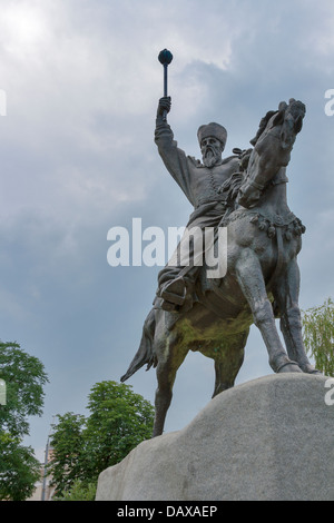 Hetman des Cosaques zaporogues ukrainien Petro Konashevych-Sahaidachny monument à Kiev, Ukraine. Banque D'Images