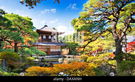 Ginkaku-ji à Kyoto, au Japon au cours de la saison d'automne. Banque D'Images