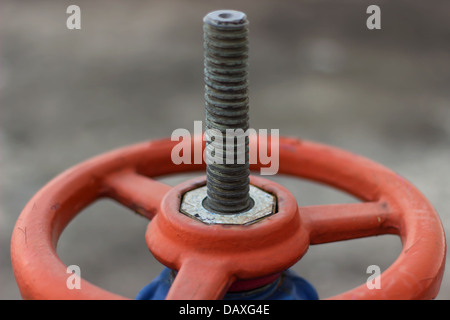 Close-up red gate valve Banque D'Images