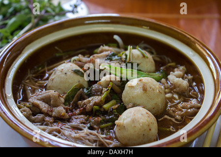 Kuay teow nam tok (MOO) Nouilles cascade Banque D'Images