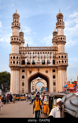 Façade d'une mosquée, Charminar, Hyderabad, Andhra Pradesh, Inde Banque D'Images