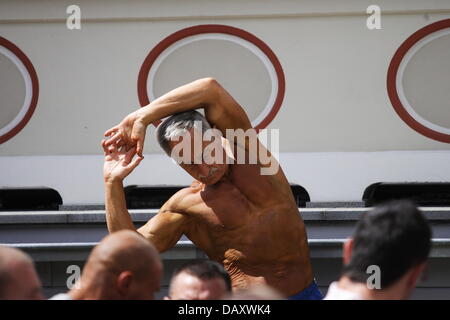Sopot, Pologne 20 juin, juillet 2013 Bodybuilding et Fitness Silhouette près de la concurrence à Sopot Sopot's pier. Banque D'Images