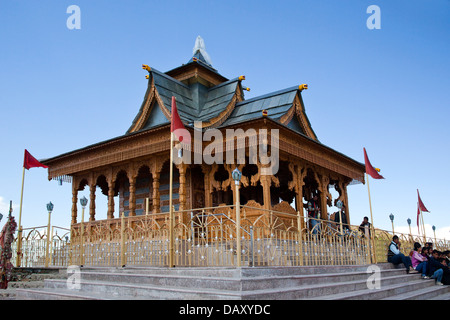 Low angle view of a temple, Shimla, Himachal Pradesh, Inde Banque D'Images