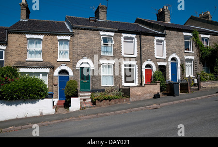 Victorian maisons en terrasse sur une colline raide, Norwich, Norfolk, Angleterre Banque D'Images