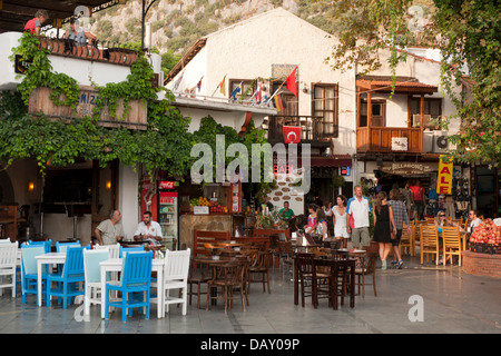 Asien, Türkei, Provinz, Kas, Lokale am Alten Hafen Banque D'Images