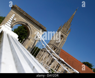 Marlow Bridge et tous les Saint's Church dans l'arrière-plan. Banque D'Images