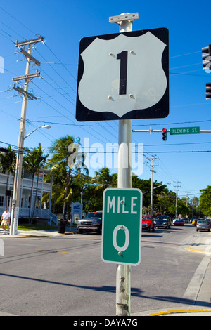 Mille 0 marqueur pour United States Highway 1 (US Hwy 1), à Key West, en Floride. Banque D'Images